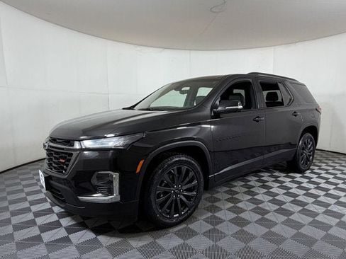 Used 2023 Chevrolet Traverse RS AWD/4WD image 2