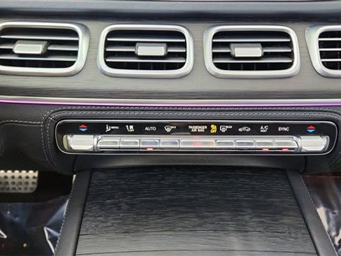 Used 2024 Mercedes-Benz GLS 450 4MATIC image 53