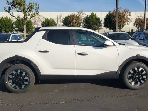 Used 2026 Hyundai Santa Cruz SE FWD image 4