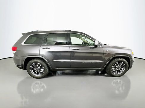 Used 2020 Jeep Grand Cherokee Overland AWD/4WD image 4