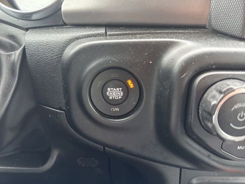 Used 2022 Jeep Wrangler Unlimited Rubicon 4xe w/ Cold Weather Group AWD/4WD image 15