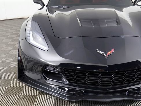 Used 2018 Chevrolet Corvette Stingray Coupe RWD image 12