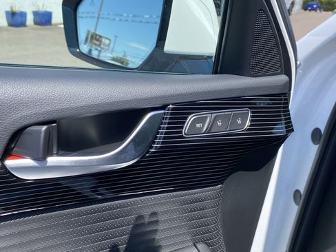 Used 2025 Hyundai Palisade Calligraphy image 18