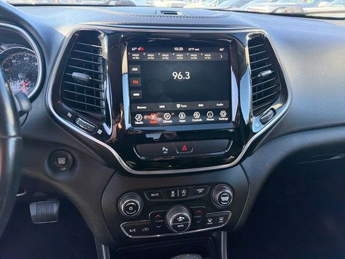 Used 2020 Jeep Cherokee Limited image 19