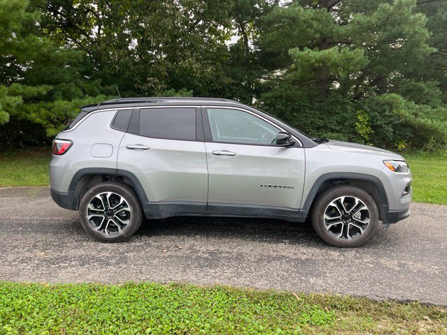 Used 2022 Jeep Compass Limited AWD/4WD image 2