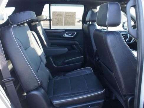 Used 2021 Chevrolet Tahoe Premier w/ Premium Package image 22