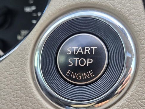 Used 2017 Nissan Rogue SL w/ SL Premium Package image 25