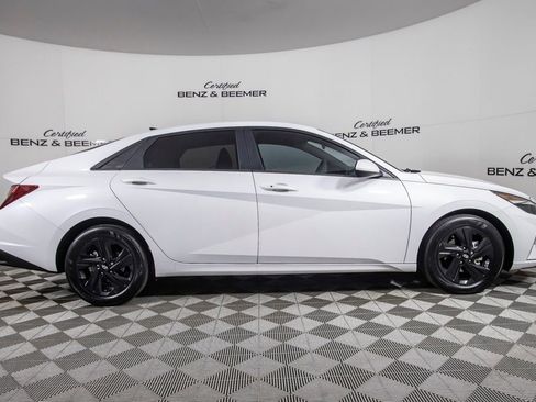 Used 2022 Hyundai Elantra SEL image 4