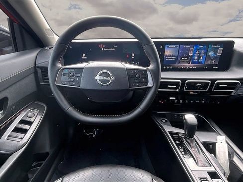 Used 2026 Nissan Sentra SR w/ SR Premium Package FWD image 8