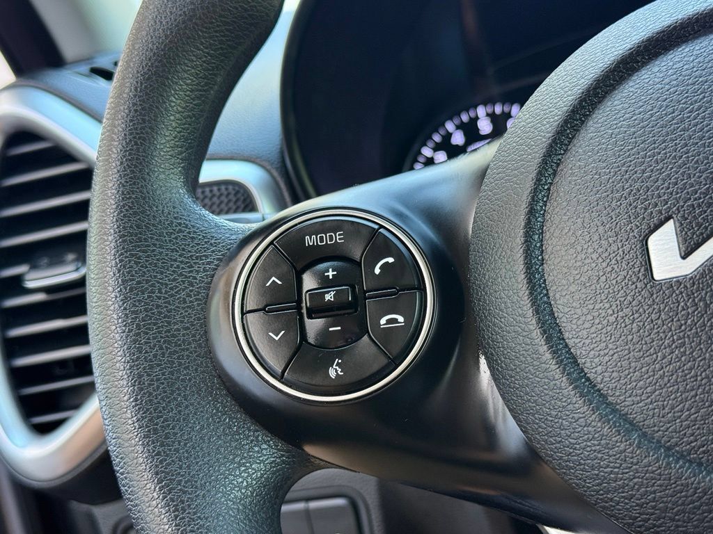 Used 2022 Kia Soul LX w/ Technology Package FWD image 17