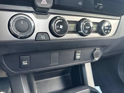 Used 2018 Toyota Tacoma SR w/ SR Convenience Package AWD/4WD image 20