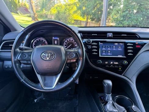 Used 2019 Toyota Camry SE FWD image 13