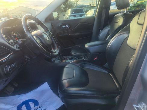 Used 2020 Jeep Cherokee Latitude Plus image 14