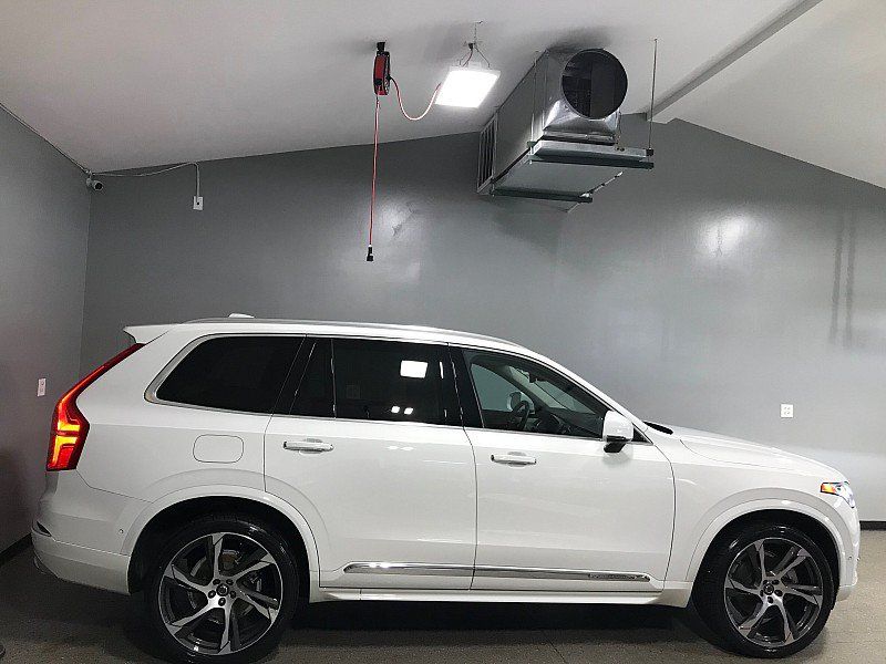 Used 2016 Volvo XC90 T6 Inscription w/ Vision Package AWD/4WD image 2