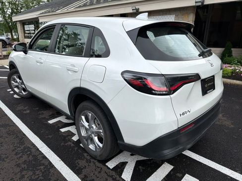 Used 2024 Honda HR-V LX image 10