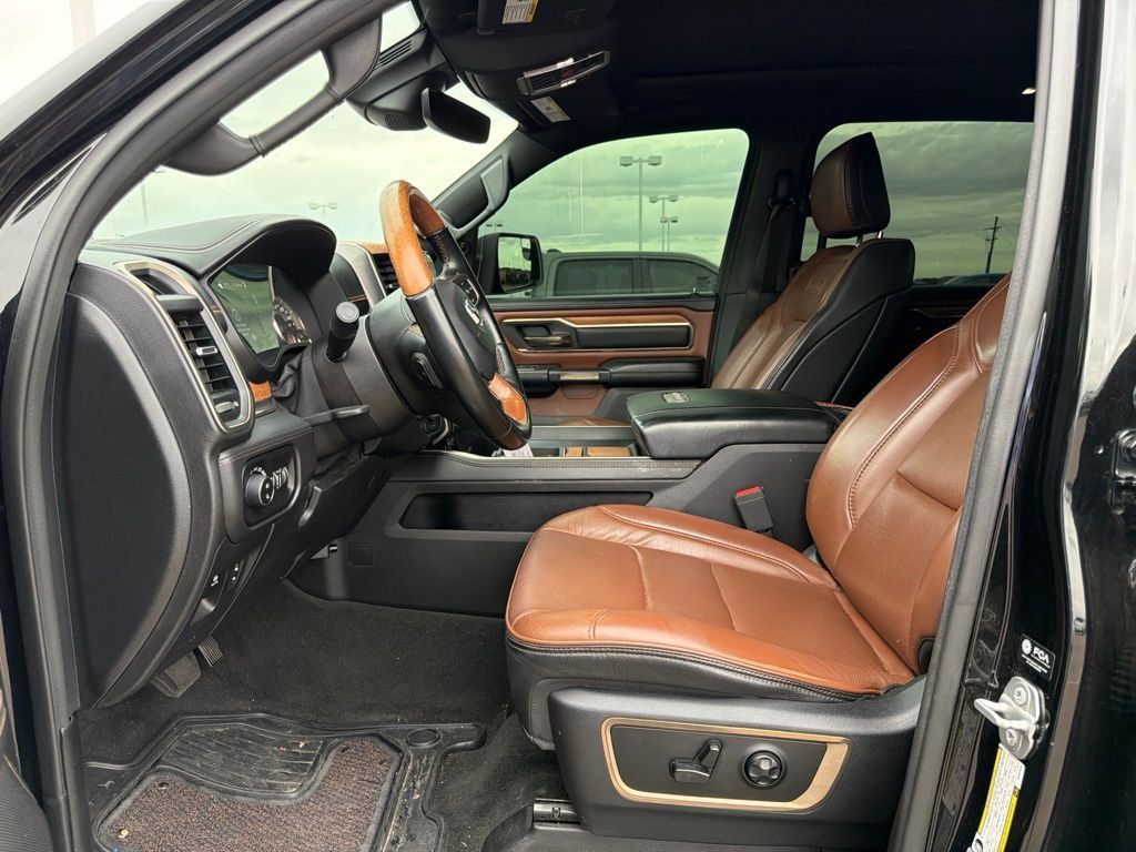 Used 2021 RAM 1500 Limited AWD/4WD image 2