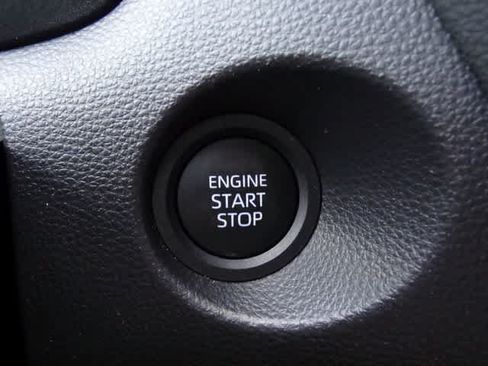 Used 2026 Toyota Corolla Cross XLE FWD image 21