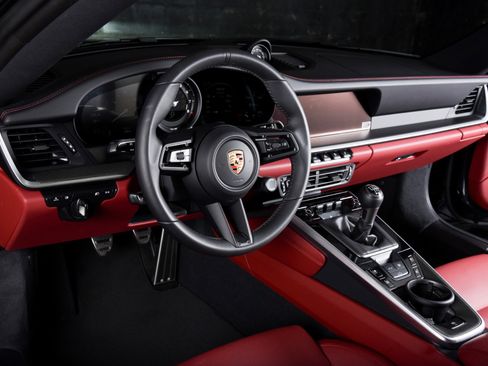 Used 2024 Porsche 911 Carrera S image 4