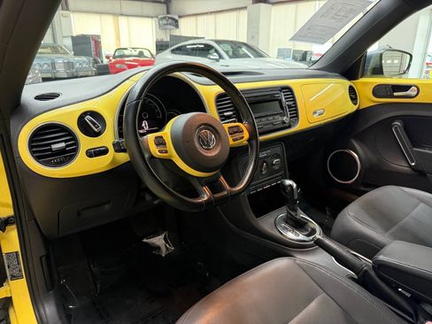 Used 2014 Volkswagen Beetle 2.5 FWD image 16