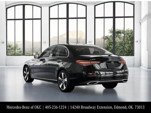 Used 2025 Mercedes-Benz C 300 4MATIC Sedan image 28
