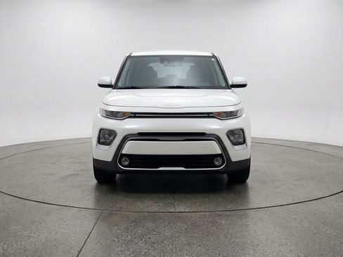 Used 2025 Kia Soul LX w/ LX Technology Package FWD image 2
