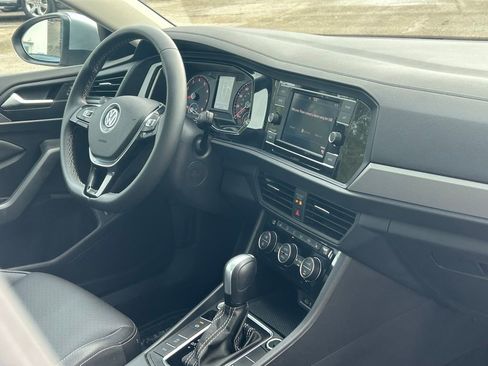 Used 2021 Volkswagen Jetta SE image 25