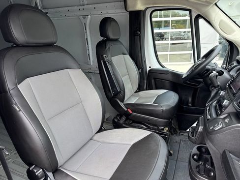 Used 2025 RAM ProMaster 2500 w/ Convenience Group FWD image 37