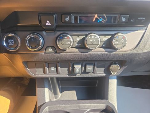Used 2021 Toyota Tacoma TRD Sport AWD/4WD image 22