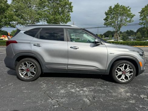 Used 2021 Kia Seltos SX w/ SX Sunroof Package AWD/4WD image 3