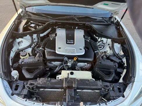 Used 2011 INFINITI M37 w/ Sport Pkg image 17