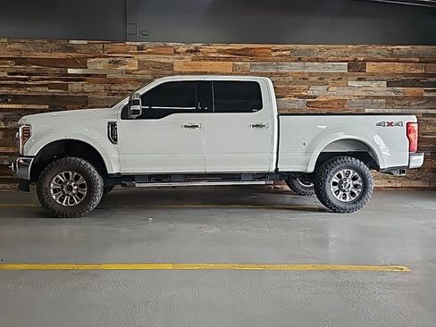 Used 2019 Ford F250 XLT w/ XLT Premium Package AWD/4WD image 11