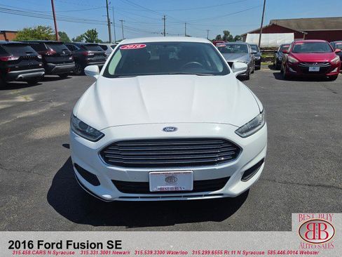 Used 2016 Ford Fusion SE FWD image 2