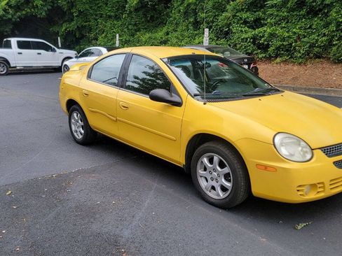 Used 2004 Dodge Neon SXT w/ Sport Appearance Group FWD image 3