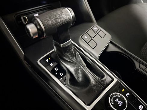 Used 2024 Kia Sportage LX image 17