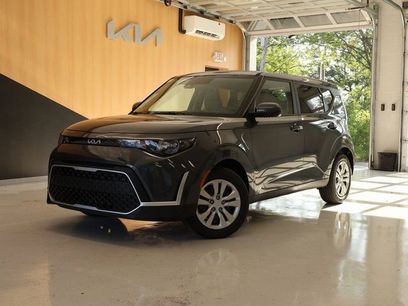 New 2025 Kia Soul LX