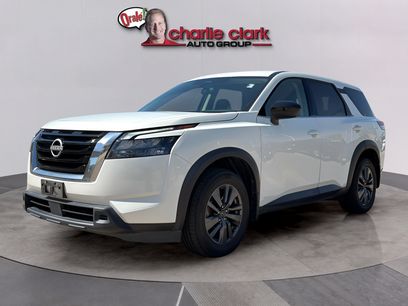Used 2024 Nissan Pathfinder S