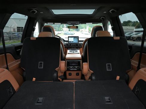 Used 2023 Lincoln Aviator Black Label w/ Jet Package AWD/4WD image 42