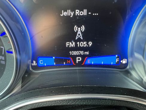 Used 2020 Chrysler 300 Touring L w/ Quick Order Package 2EF image 12