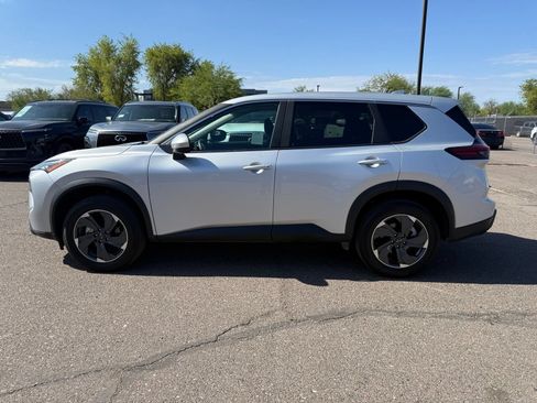 Certified 2025 Nissan Rogue SV FWD image 6
