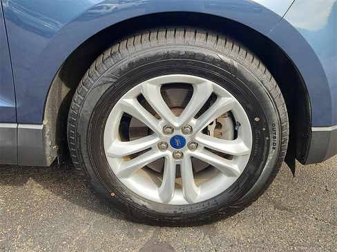 Used 2019 Ford Edge SEL image 8