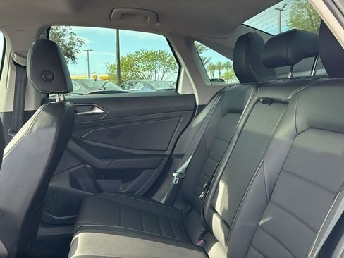 Used 2024 Volkswagen Jetta SE w/ Panoramic Sunroof Package image 8