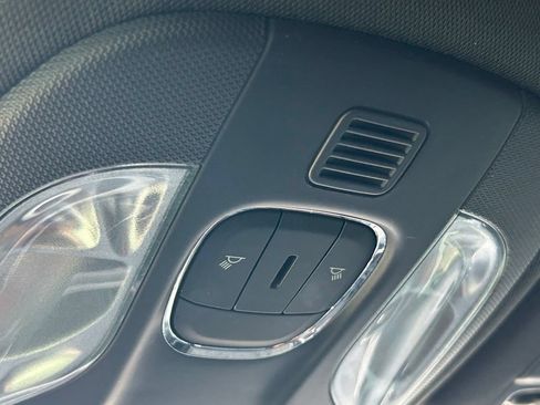 Certified 2021 Jeep Compass Latitude FWD image 54