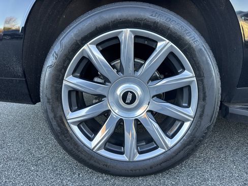 Used 2023 Cadillac Escalade ESV Premium Luxury Platinum image 32