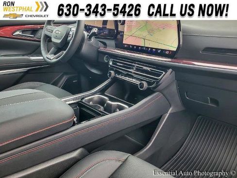 New 2025 Chevrolet Traverse Z71 w/ Enhanced Driving Package image 18