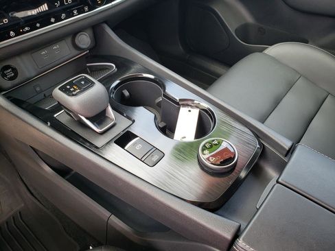 Certified 2024 Nissan Rogue SL image 37