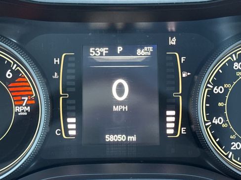 Used 2021 Jeep Cherokee Latitude FWD image 28