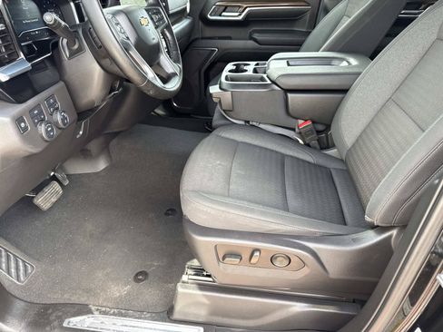 Used 2025 Chevrolet Silverado 1500 LT AWD/4WD image 15