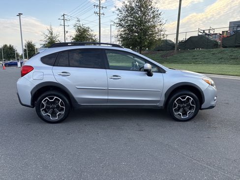 Used 2013 Subaru Crosstrek 2.0i Limited AWD/4WD image 10