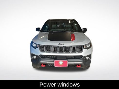 Used 2025 Jeep Compass Trailhawk AWD/4WD image 13