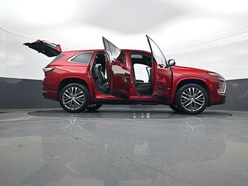 Used 2025 Buick Enclave Avenir image 34